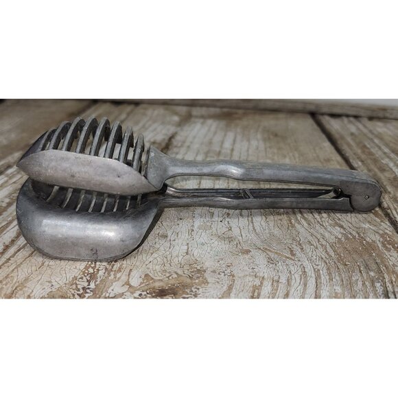 Vintage Egg Holder to Slice Tomato Onion Lemon Lime Guide Cutter Tongs Taiwan - Picture 4 of 10